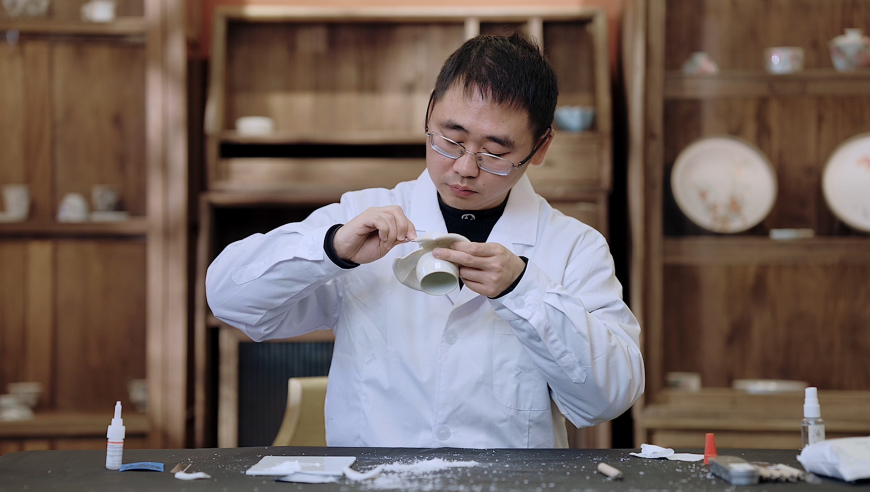 海底捞小便门黄牛要抽20%补偿,2025年管家婆资料期期准澳门,前瞻性战略落实探讨_豪华版V1.22